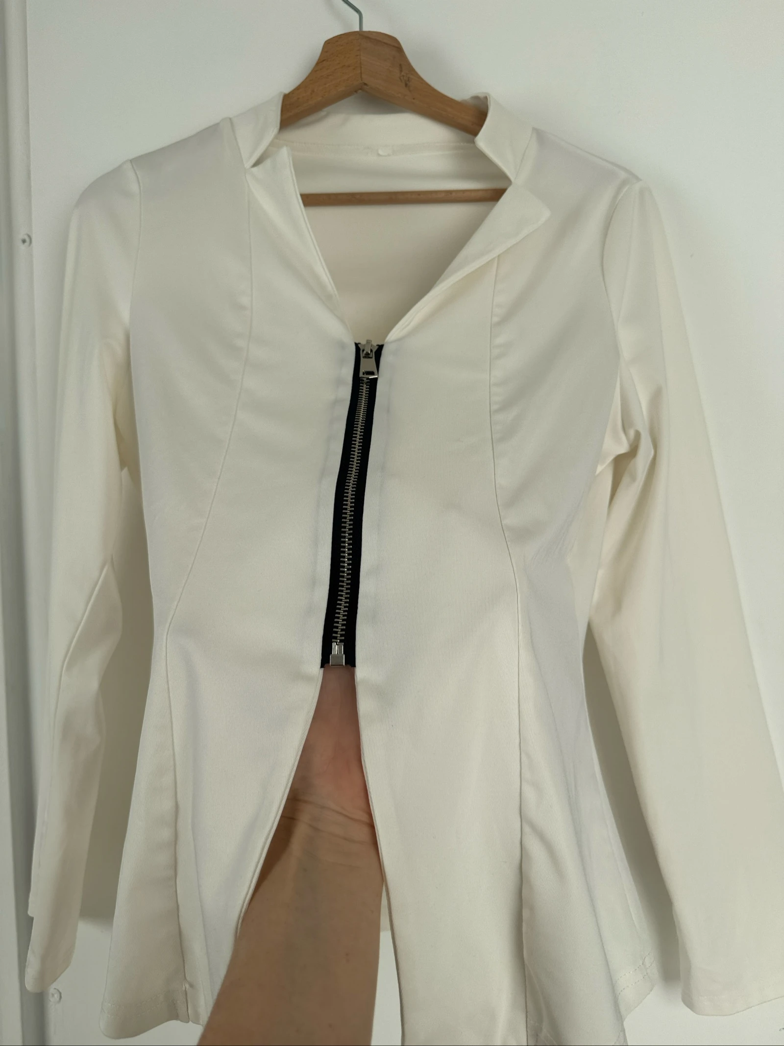 Top y2k mangas longas chique branco claro / écru – Fecho de zíper preto – photo 3